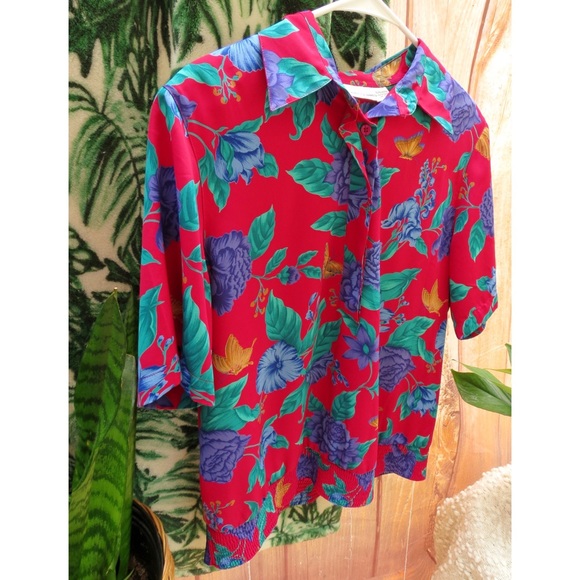 Vintage floral butterfly lightweight blouse 🦋 - Picture 2 of 7